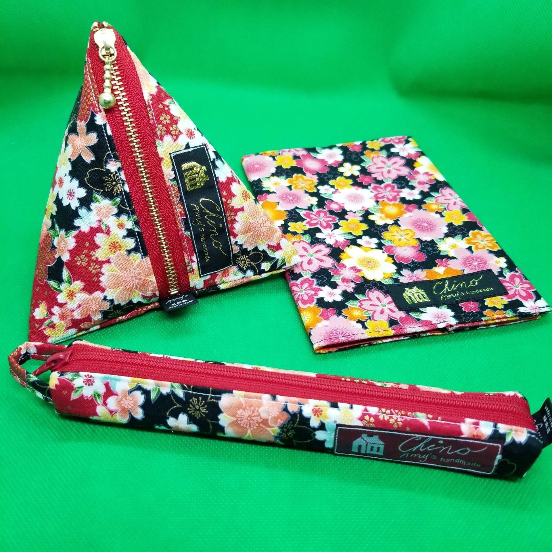 Gペンケース、ブックカバー、三角ポーチお揃い