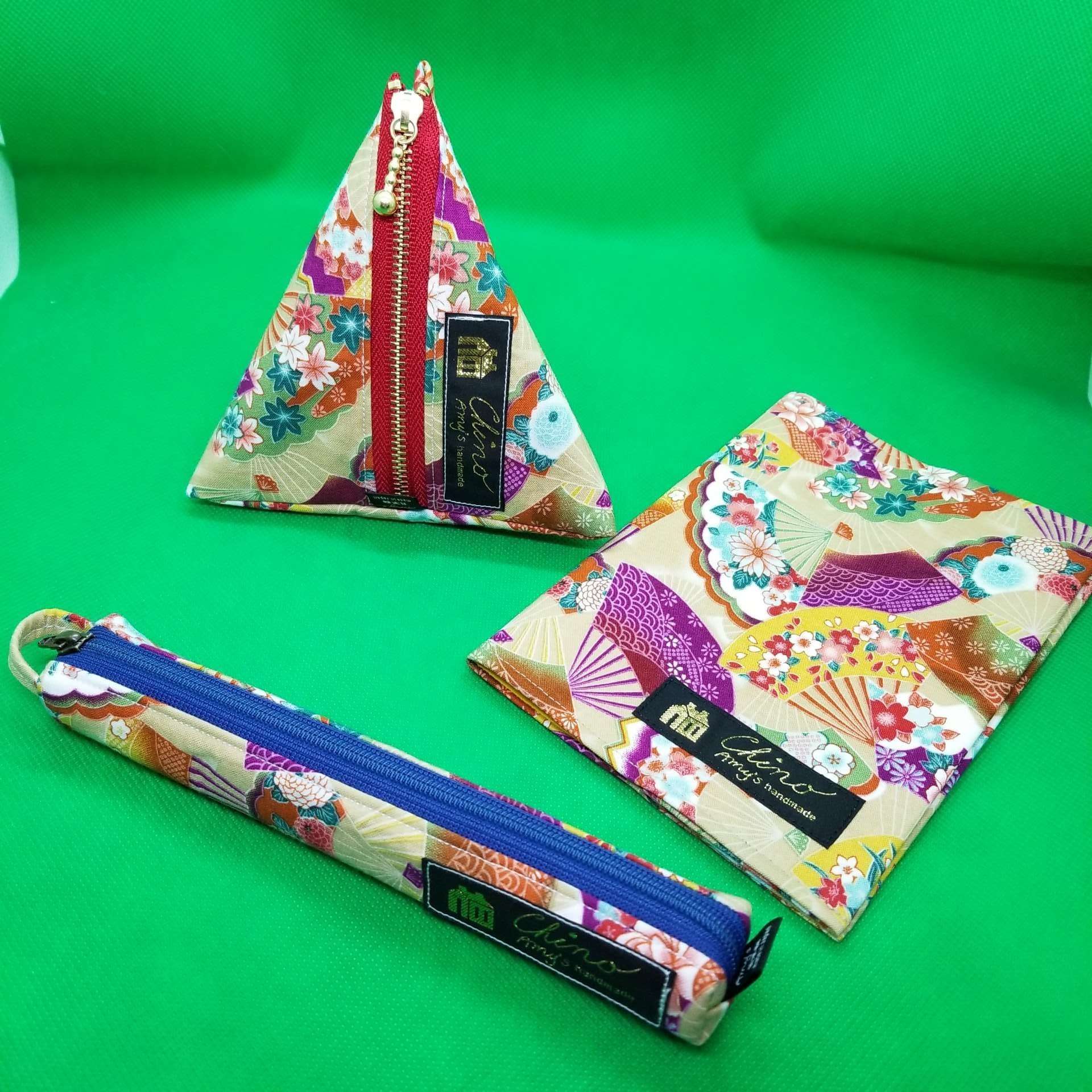 Fペンケース、ブックカバー、三角ポーチお揃い