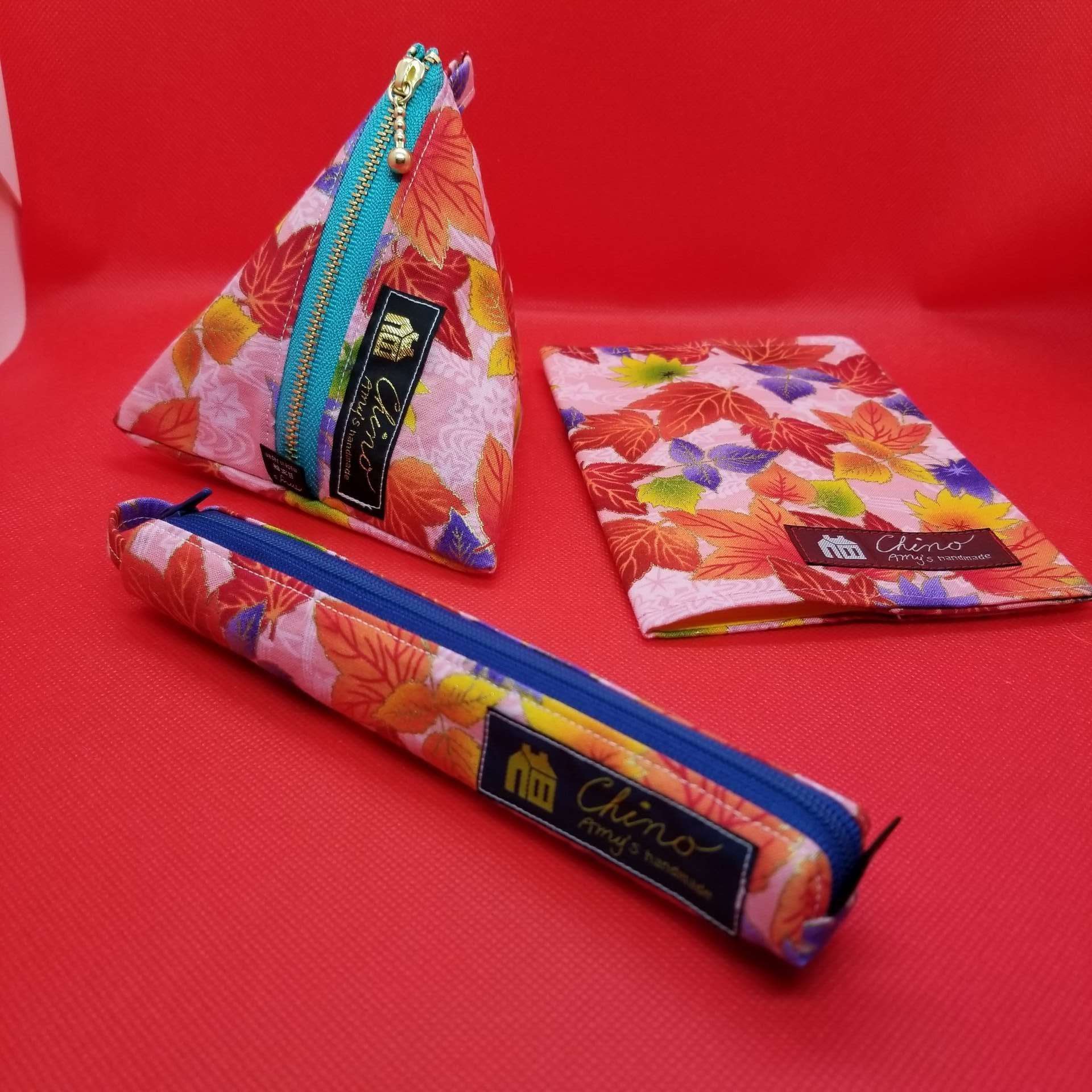 Dペンケース、ブックカバー、三角ポーチお揃い