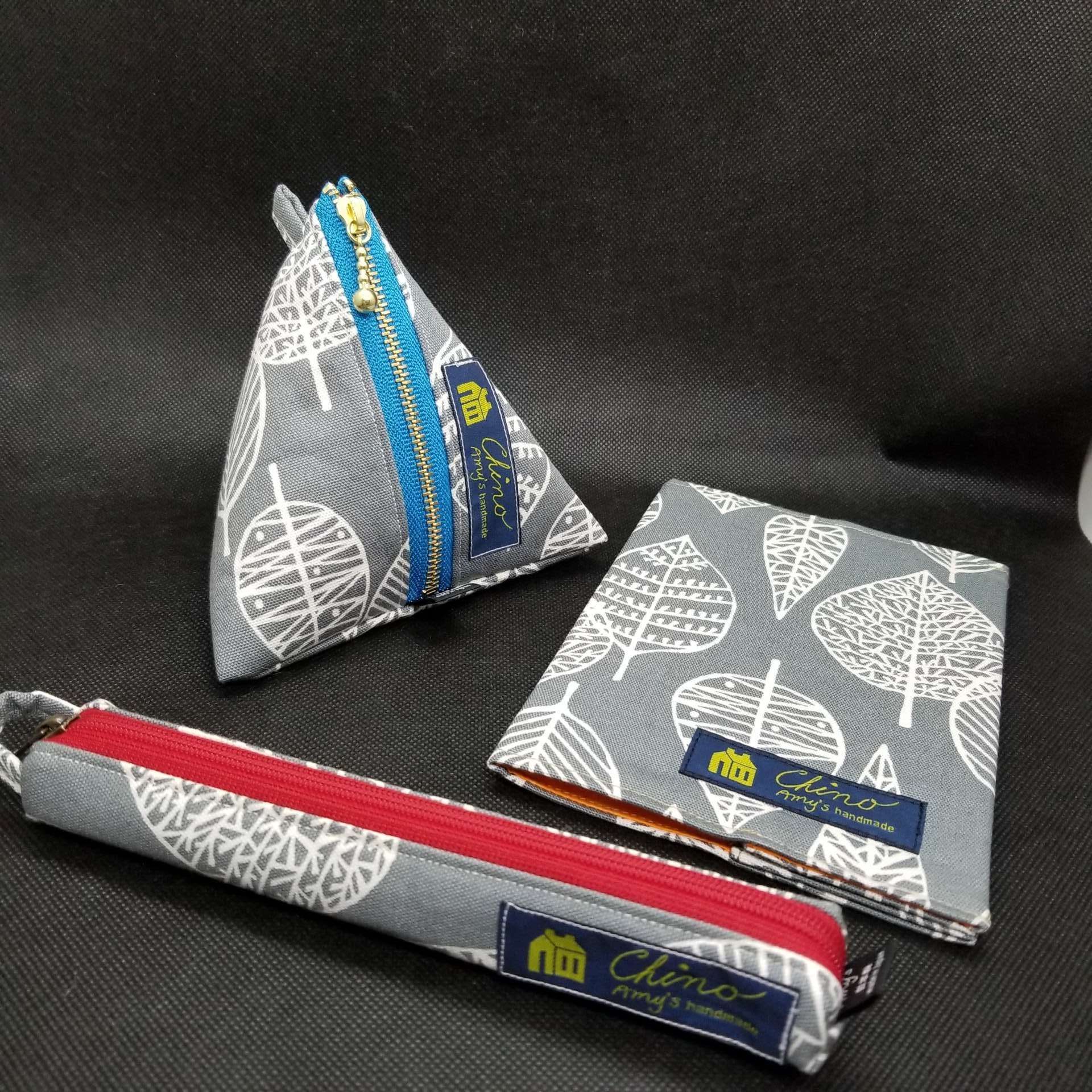 Nペンケース、ブックカバー、三角ポーチお揃い