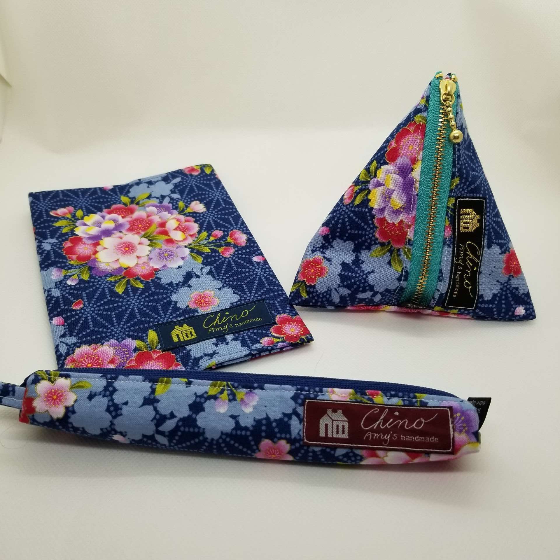 Lペンケース、ブックカバー、三角ポーチお揃い